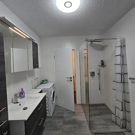 Geraeumige In Seenaehe