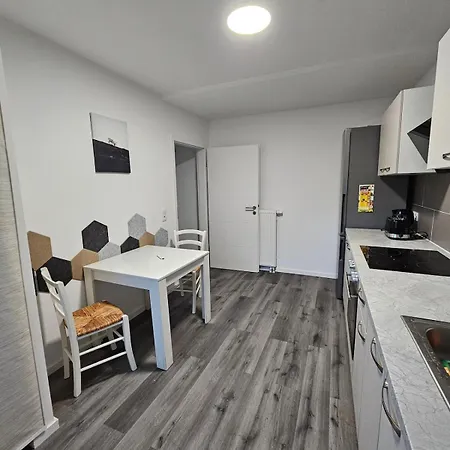 Geraeumige In Seenaehe *